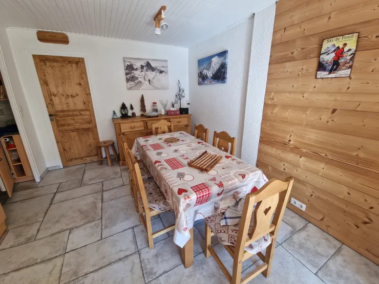 coin repas , table à rallonges 10 personnes