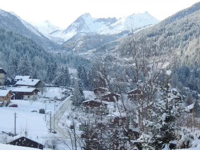 Le hameau de la Villette et la vallée des Contamines 