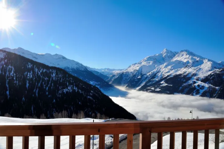Vue de la terrasse sur la vallée de la Tarentaise