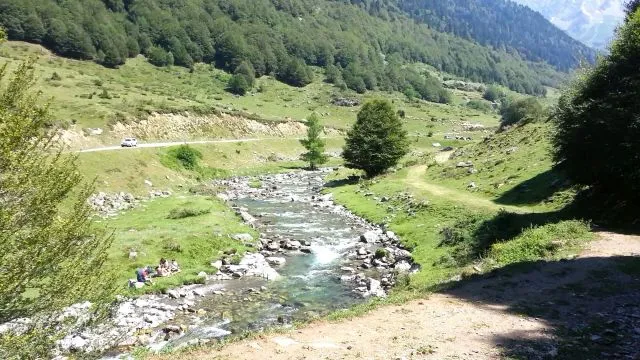SENTIER DE RANDO LONGEANT LA RUISSEAU