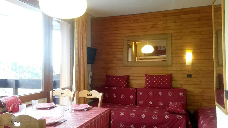 Living room with LCD TV - DVD player, also for looking at your holiday photos, videos...