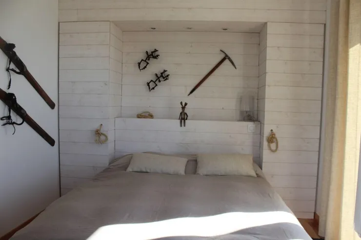 chambre avec lit en 160 accès balcon et vue époustouflante