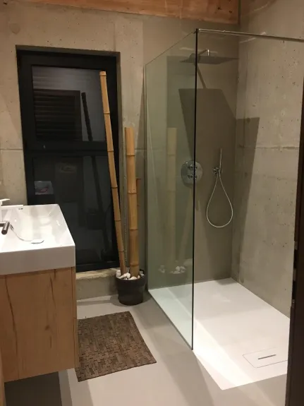  Salle de bain à l'italienne avec meubles italiens 