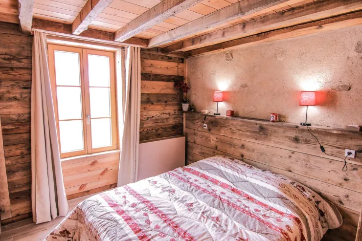 1 chambre avec 1 lit de 160 x 200 où possibilité 2 lits de 80 x 200