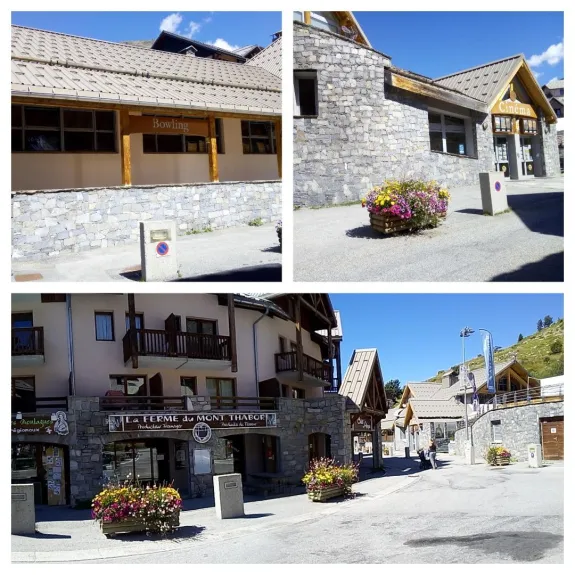 Place du village sur laquelle donne le balcon. très tranquille. fromagerie, boulangerie...