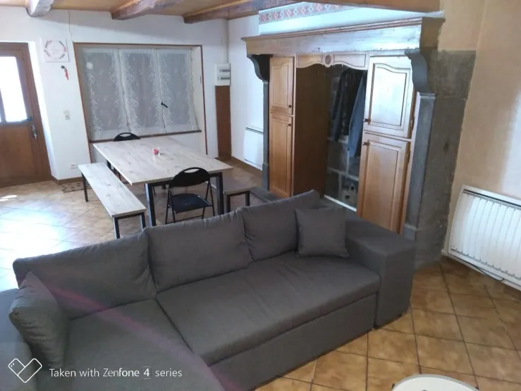 Salon : canapé d'angle convertible (couchage d'appoint pour 1-2 personnes)