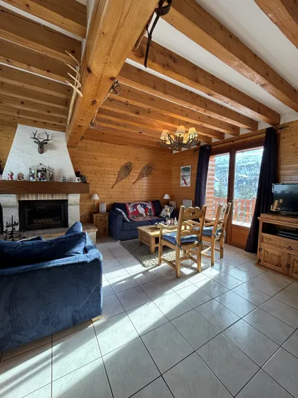Double living room with chimney  (1st floor)