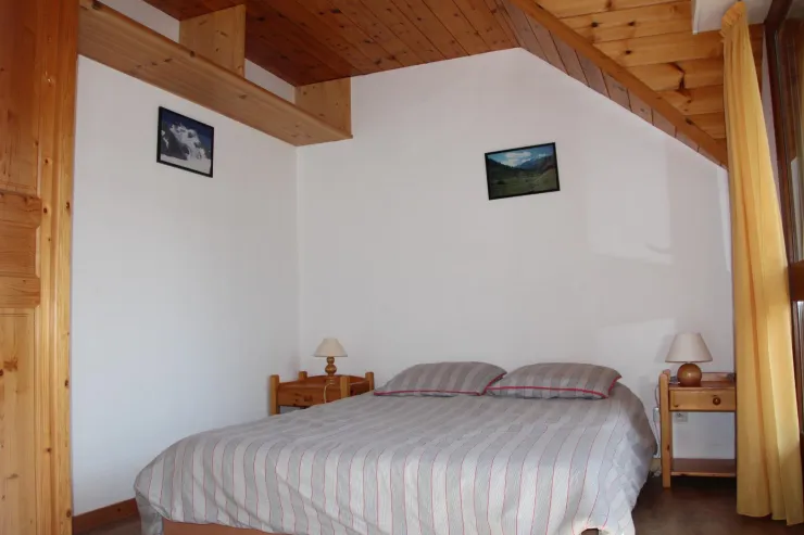 Chambre lit 2 places avec salle d'eau