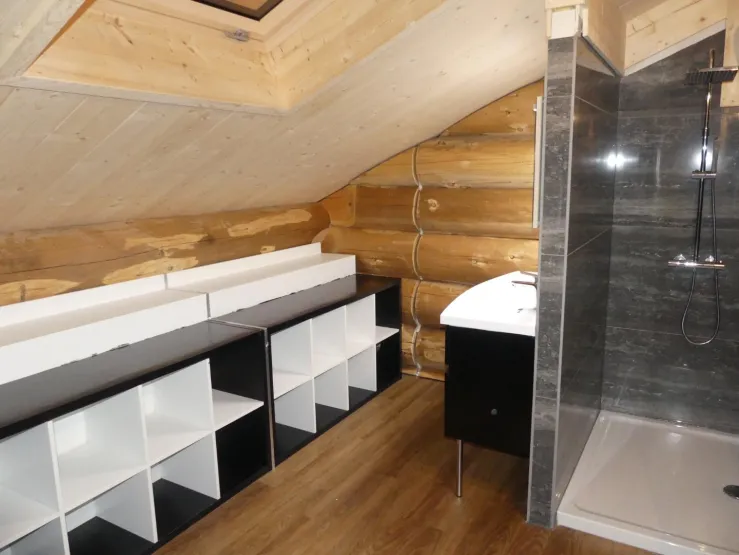 2 grandes salle de bains et 3 wc