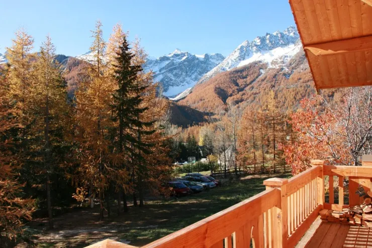 Vue de la terrasse R+1 à l'automne.