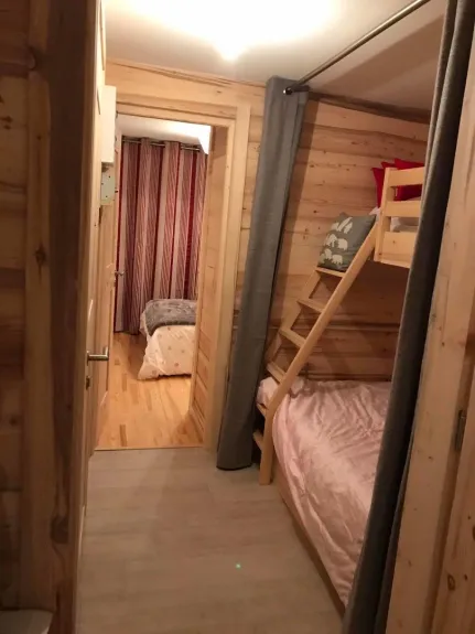 Corridor with mountain corner & bedroom access