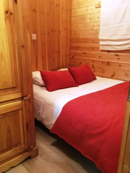 L'ALPAGE : CHAMBRE 2 avec 1 lit double en 140 x 190