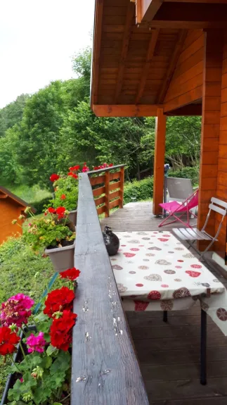 Terrasse plein sud et vue sur la vallée 