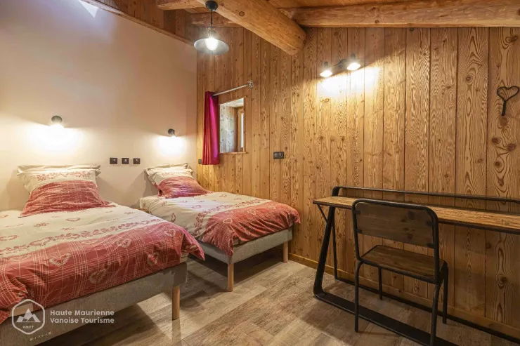 La deuxième chambre : 2 lits twin 90x200 cm pour un jumelage parfait si besoin d'un second lit double.