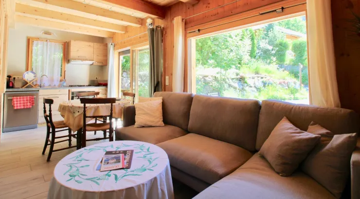 Espace cosy du salon petit chalet