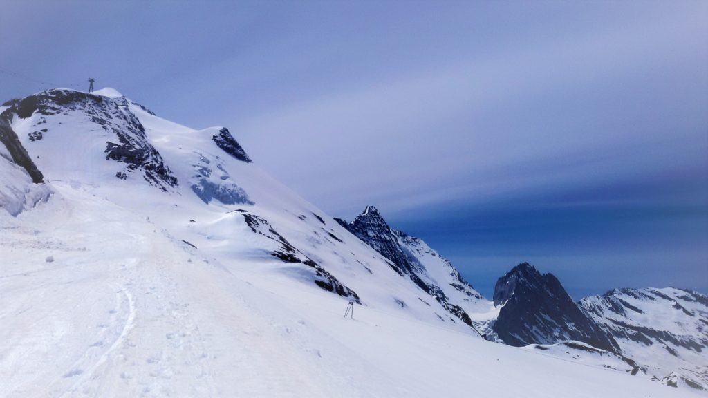 La Grande Motte (sommet de Tignes station) au Printemps