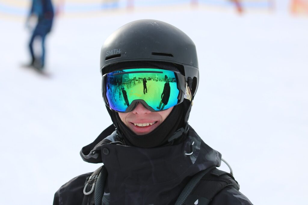 masque de ski vert et bleu
