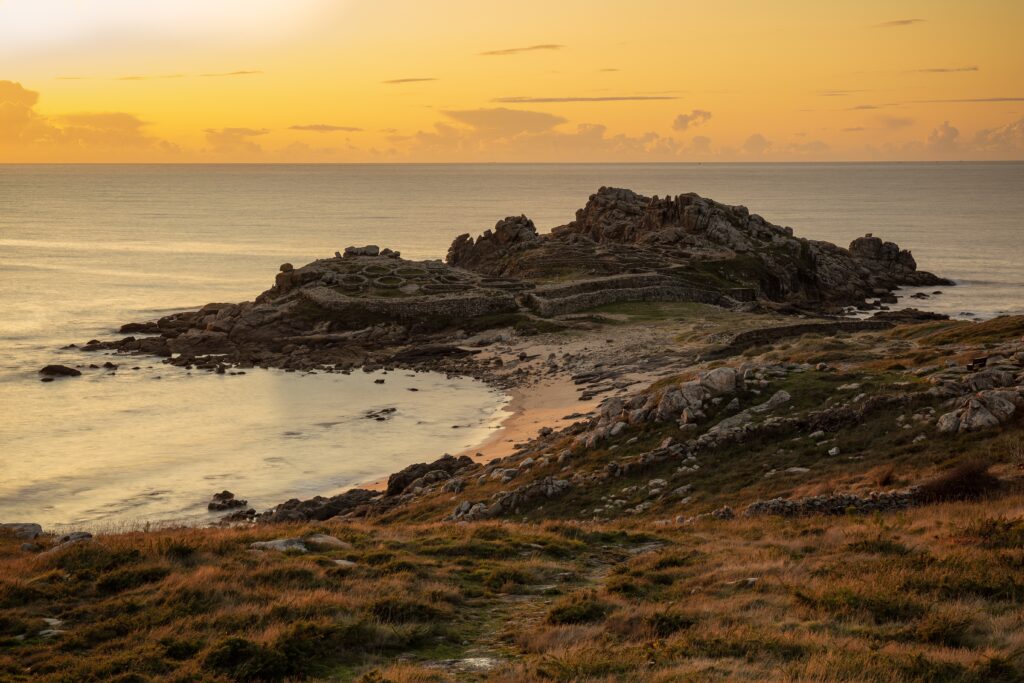 la bretagne en automne : où randonner en france en octobre
