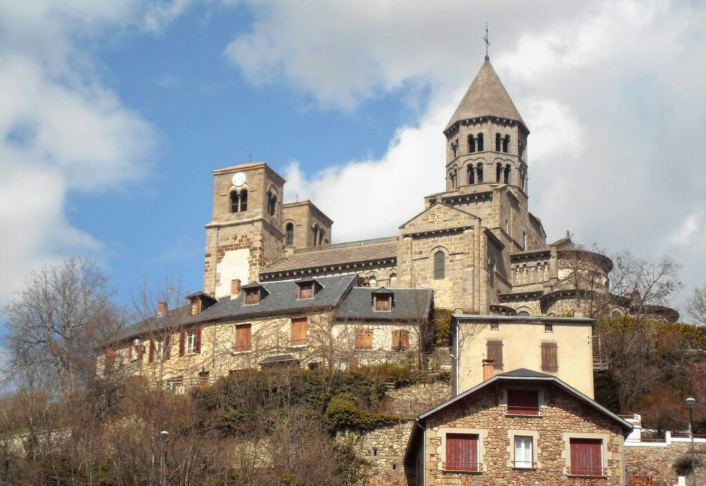 Saint-Nectaire, Puy-de-Dôme, France : Auvergne en été
